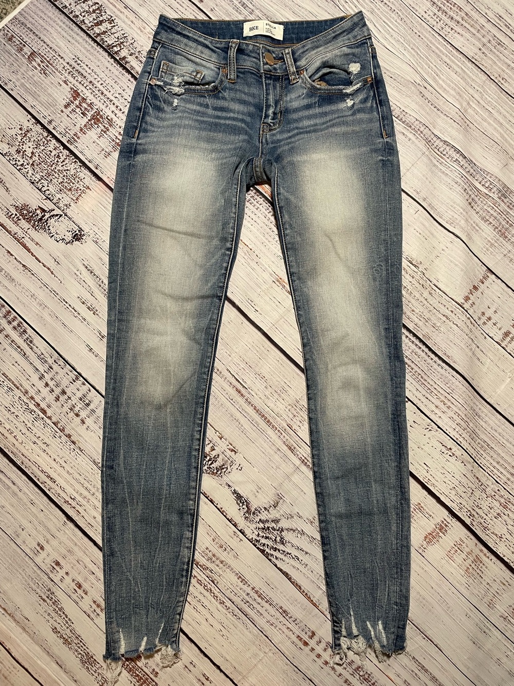 BKE Stella Slim Fit Low Rise Ankle jeans. Size 24.
